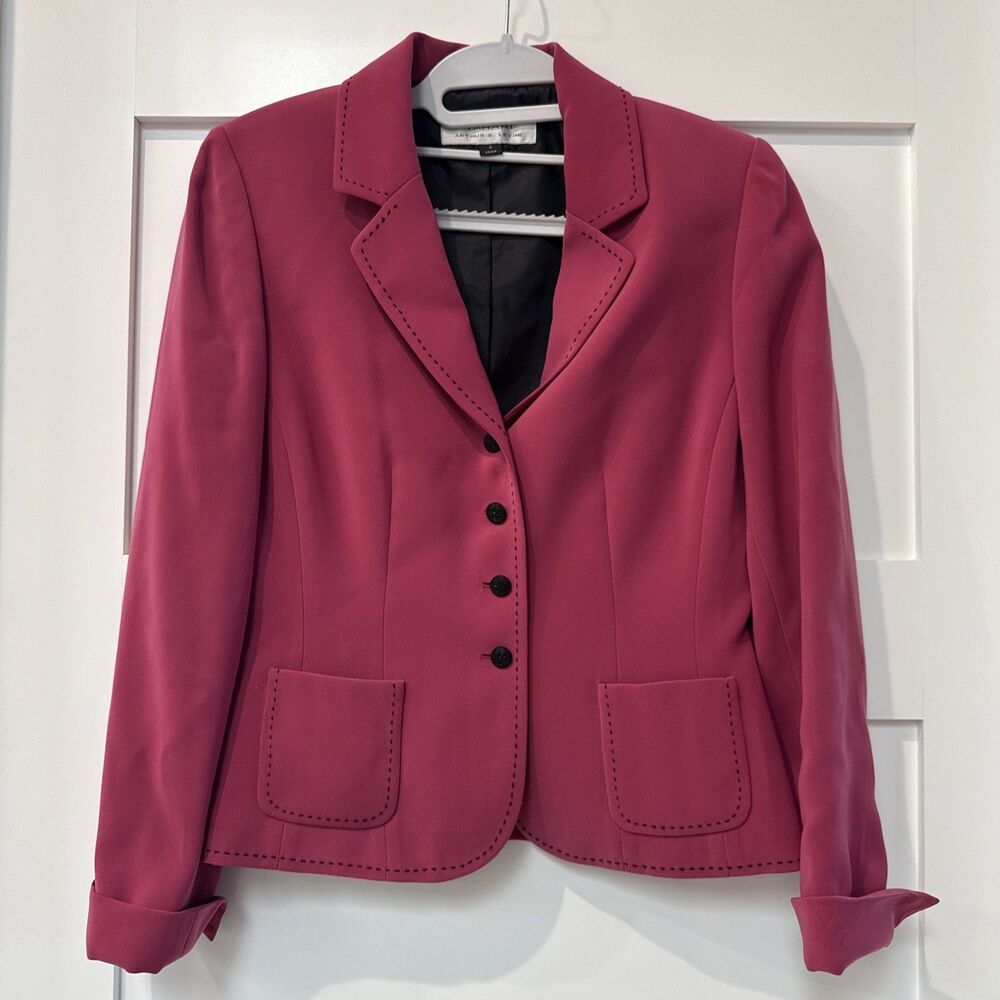 Tahari Arthur S. Levine Blazer Size 4 beautiful condition